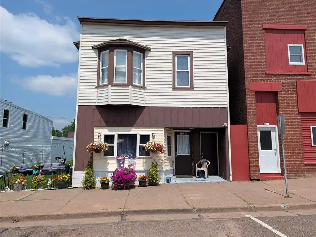 220-main-street-street-1-cornell-wi-54732/hzid_25ea5148