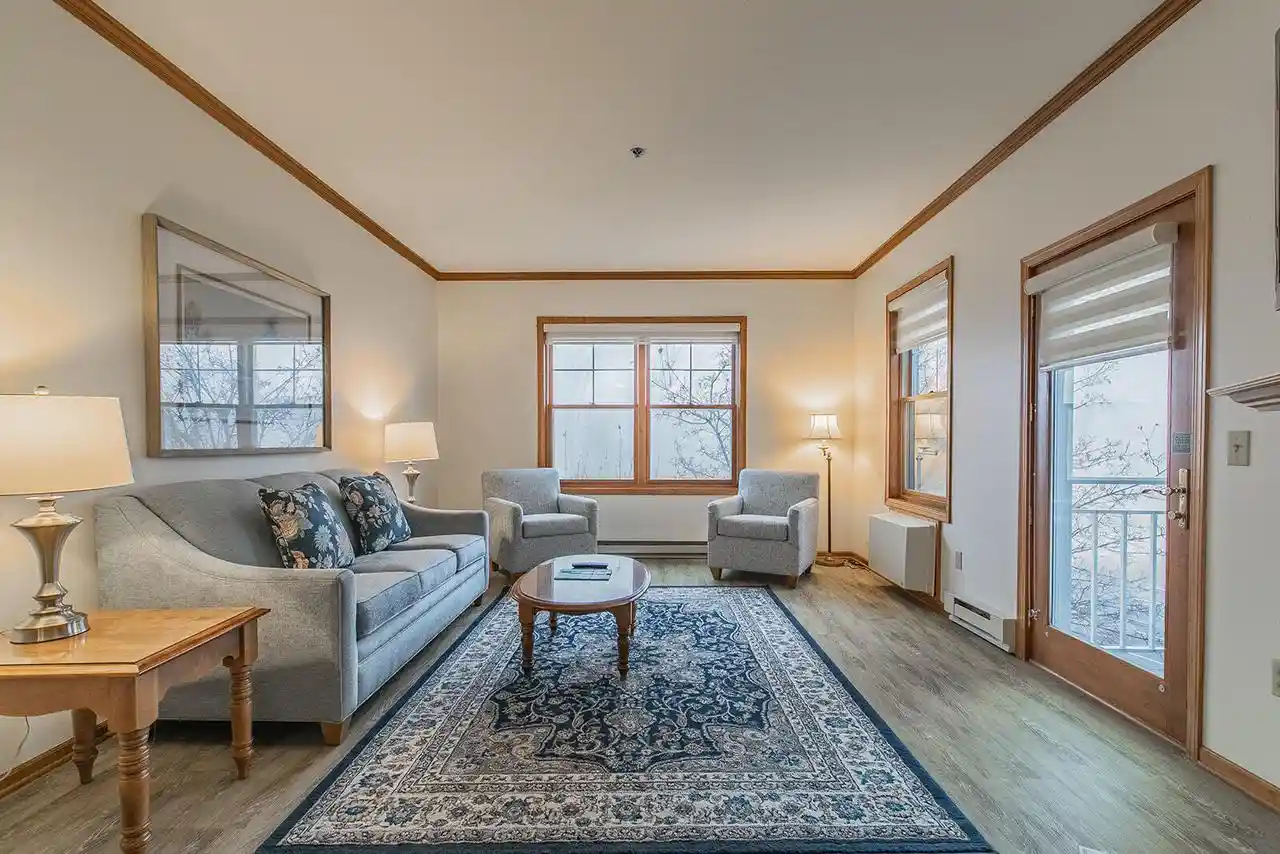 101-osthoff-avenue-avenue-285-elkhart-lake-wi-53020/hzid_3c403894