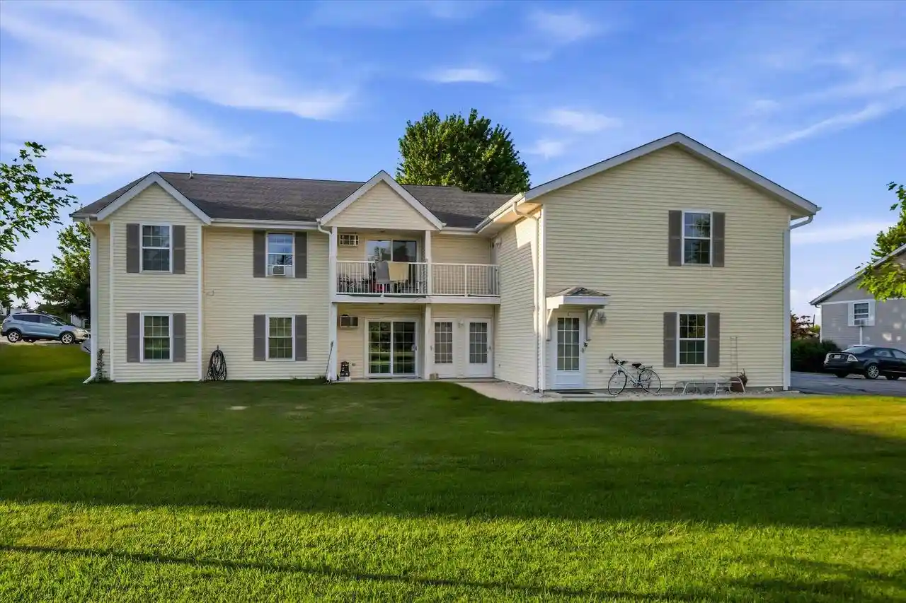364-minz-park-circle-circle-5-west-bend-wi-53095/hzid_c4ab8d43