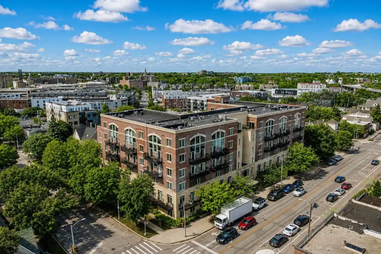 1515-n-van-buren-street-street-513-milwaukee-wi-53202/hzid_02893fa1