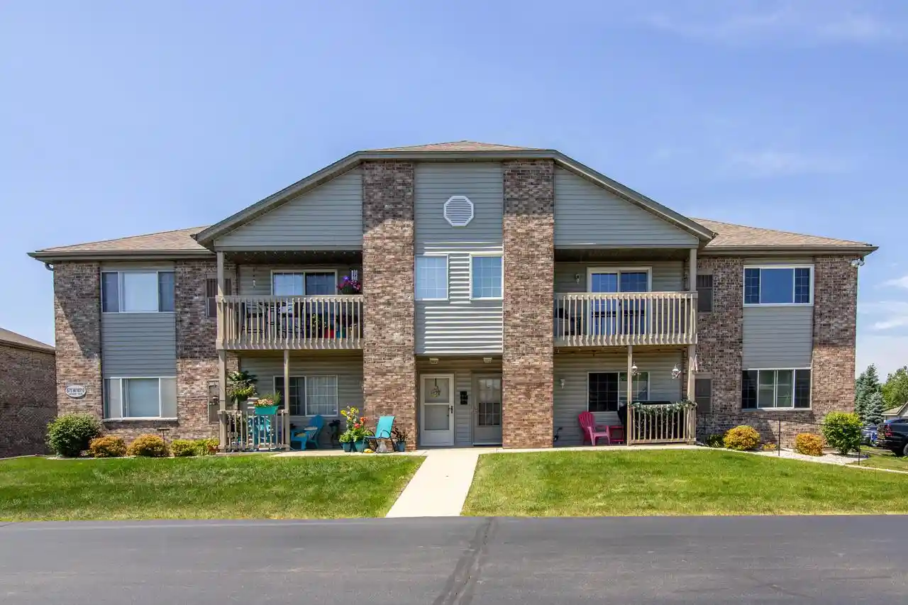 s75w16910-gregory-dr-dr-6-muskego-wi-53150/hzid_efba7a43