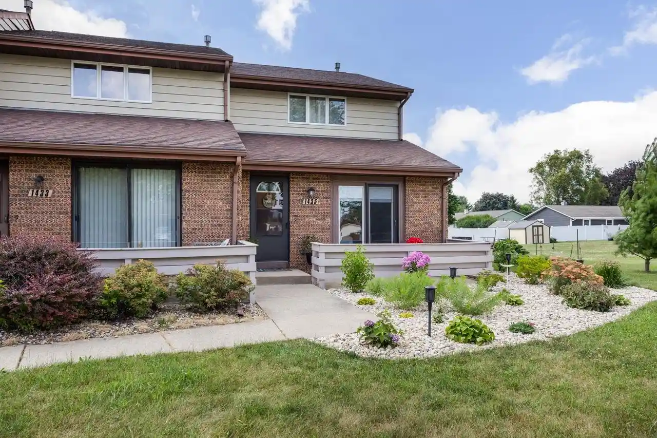 1435-laramie-lane-lane-8-janesville-wi-53546/hzid_f93e82a4