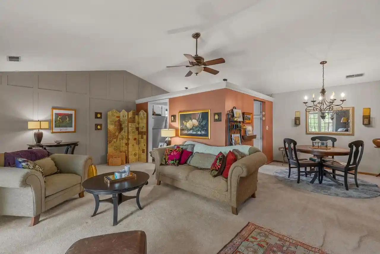 4242-ridgewood-lane-lane-4242-greenfield-wi-53221/hzid_c82b1120