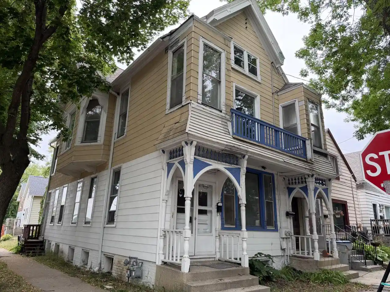 2477-s-burrell-street-street-2479-milwaukee-wi-53207/hzid_90447ac7