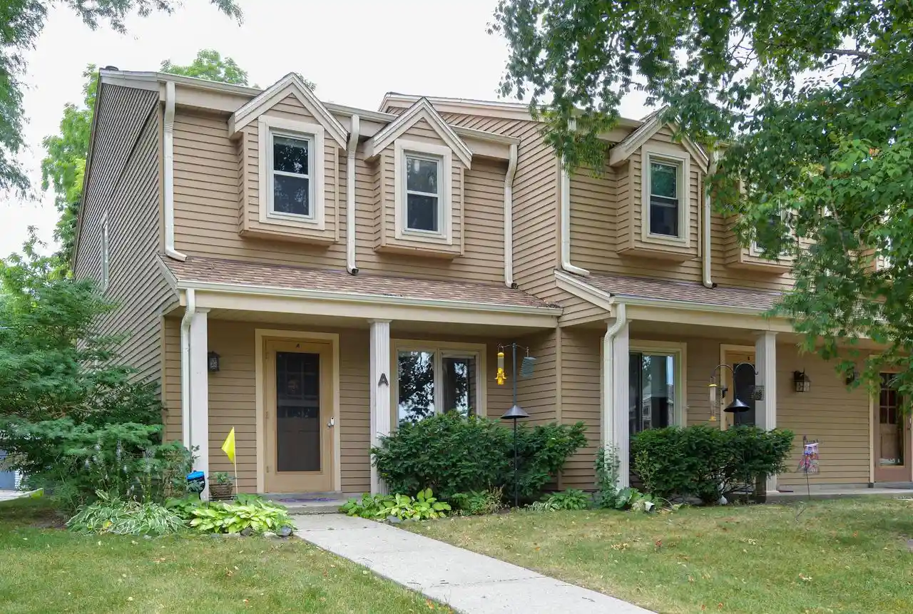 2101-woodburn-road-road-a-waukesha-wi-53188/hzid_db8c196f
