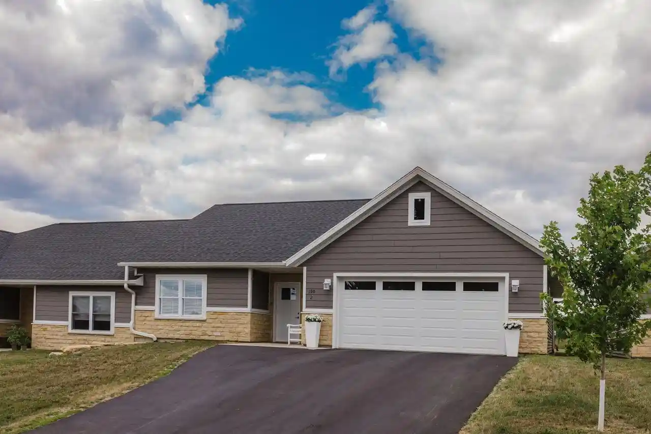 190-antoine-street-street-2-mineral-point-wi-53565/hzid_6a236c72
