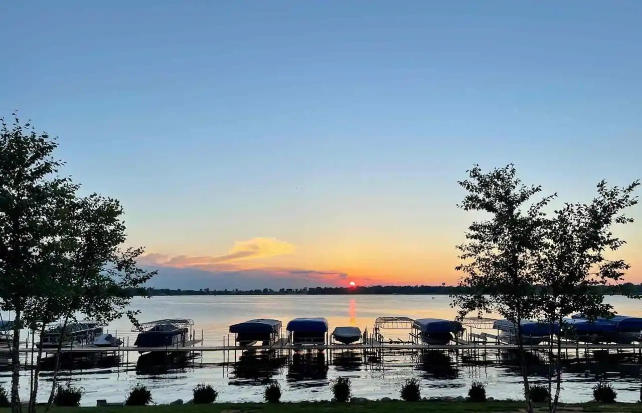 1505-s-shore-dr-dr-333-delavan-wi-53115/hzid_8cc1f01f