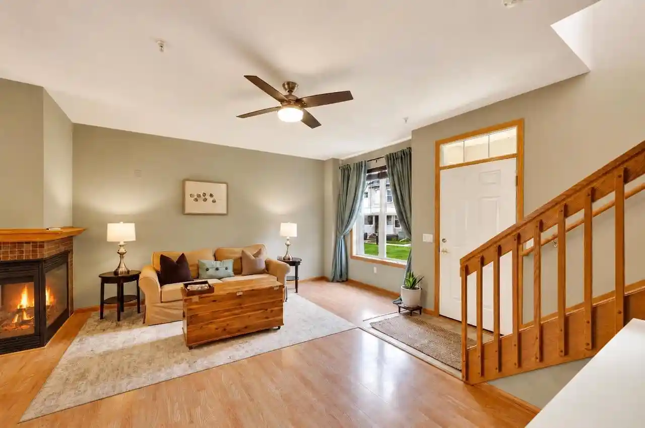 59-s-gardens-way-way-59-fitchburg-wi-53711/hzid_bee494aa