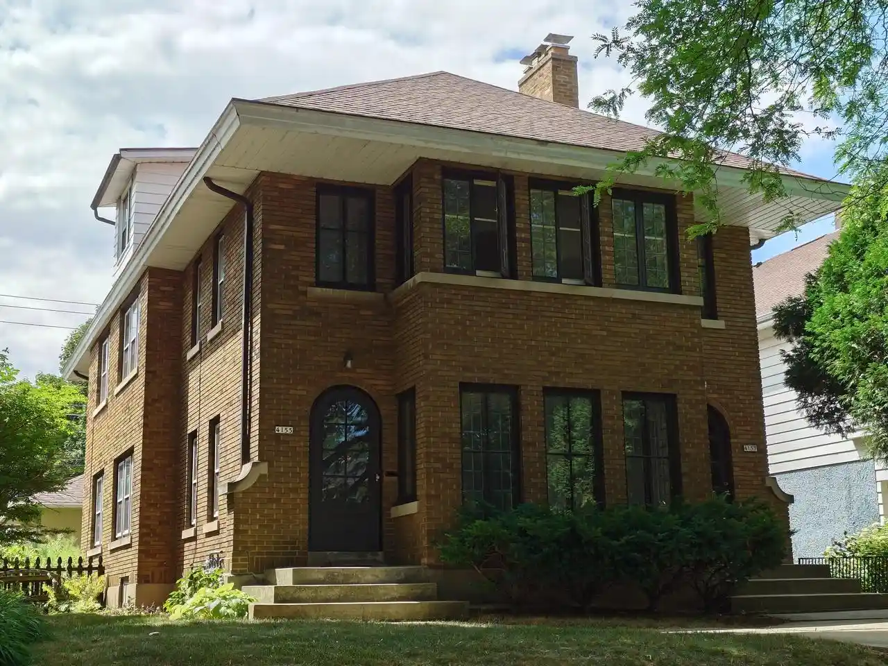 4155-n-farwell-avenue-avenue-4157-shorewood-wi-53211/hzid_37486a40