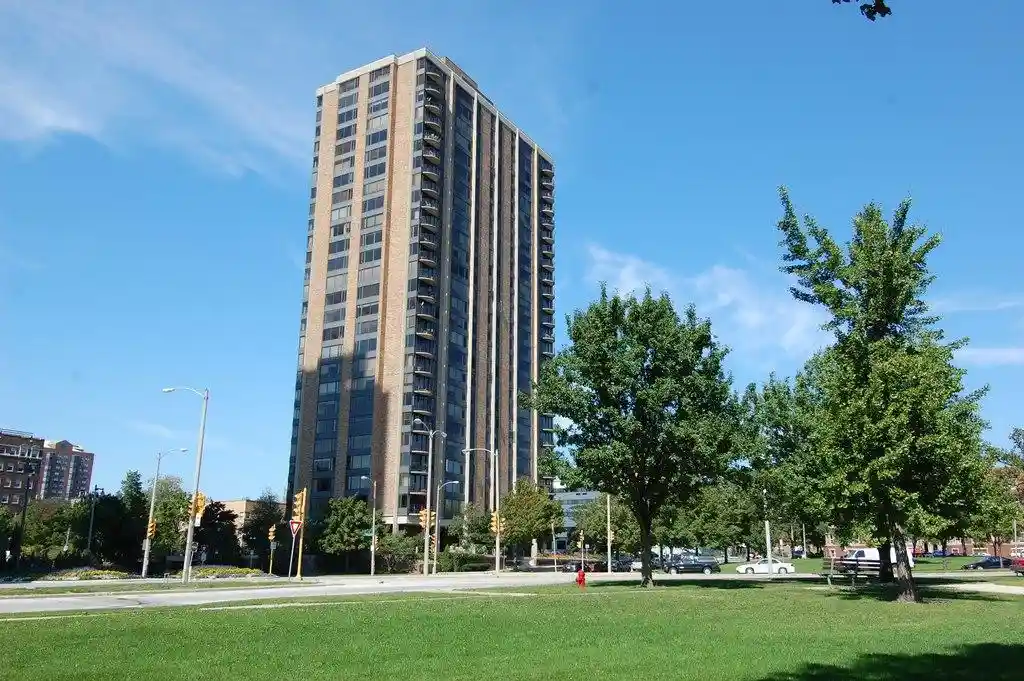 929-n-astor-street-street-203-milwaukee-wi-53202/hzid_bc4a6c8b
