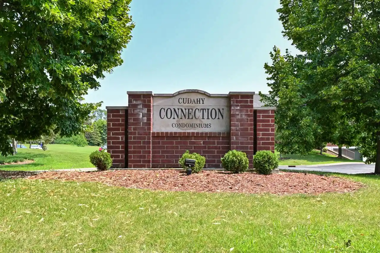 6000-s-buckhorn-avenue-avenue-112-cudahy-wi-53110/hzid_52151105