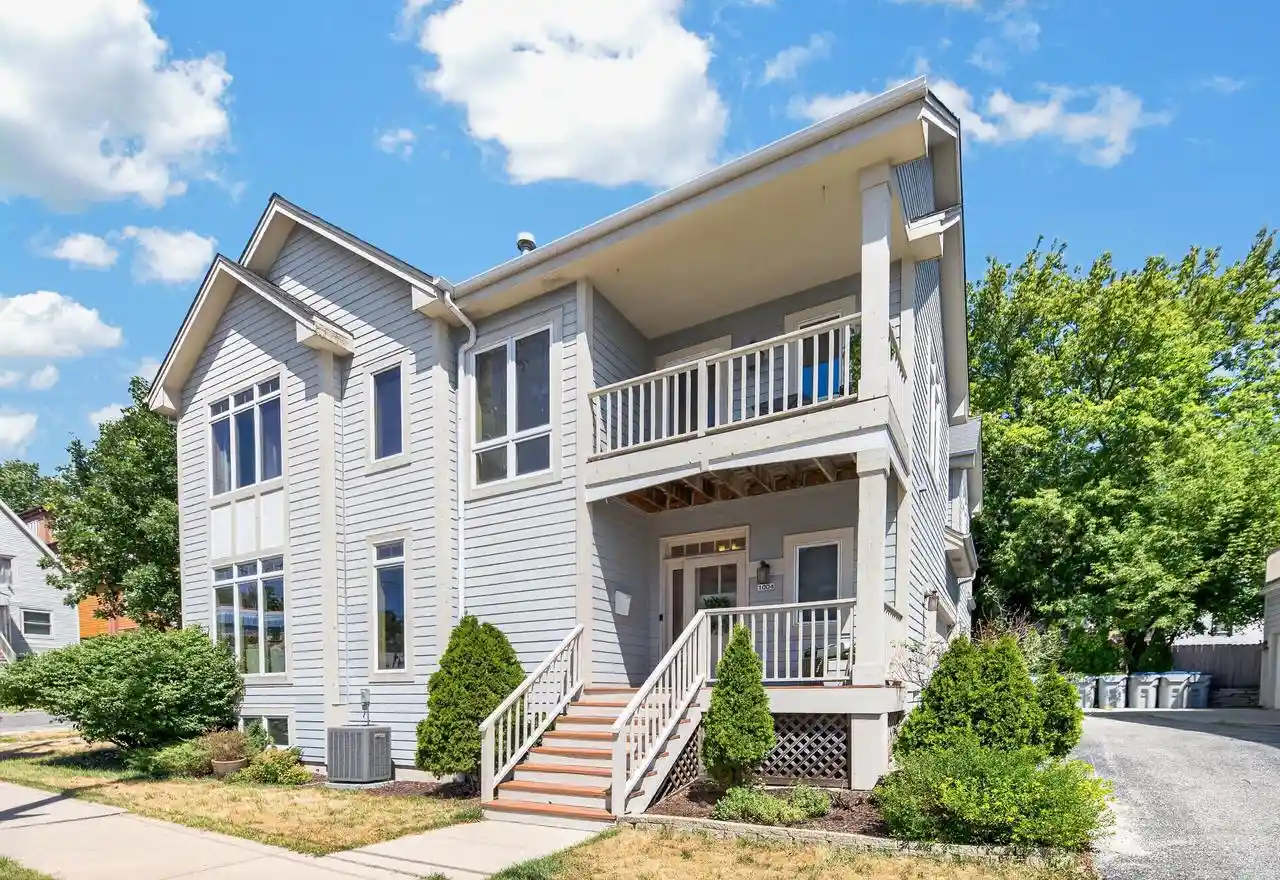 1004-e-garfield-avenue-avenue-2-milwaukee-wi-53212/hzid_e89ac41d