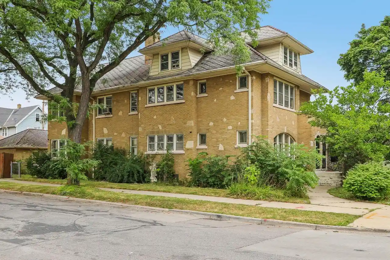 2803-n-51st-street-street-2805-milwaukee-wi-53210/hzid_58adf09d