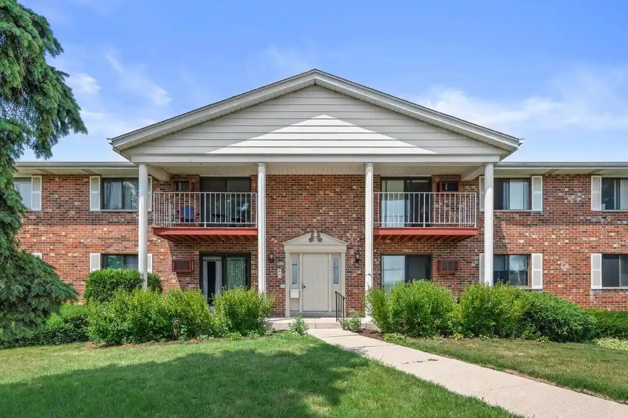 6440-w-howard-avenue-avenue-milwaukee-wi-53220/hzid_78a46441