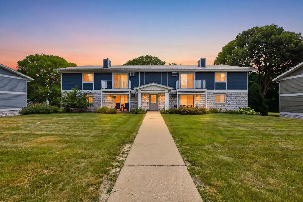 7429-old-sauk-road-road-302-madison-wi-53717/hzid_613f5bdb