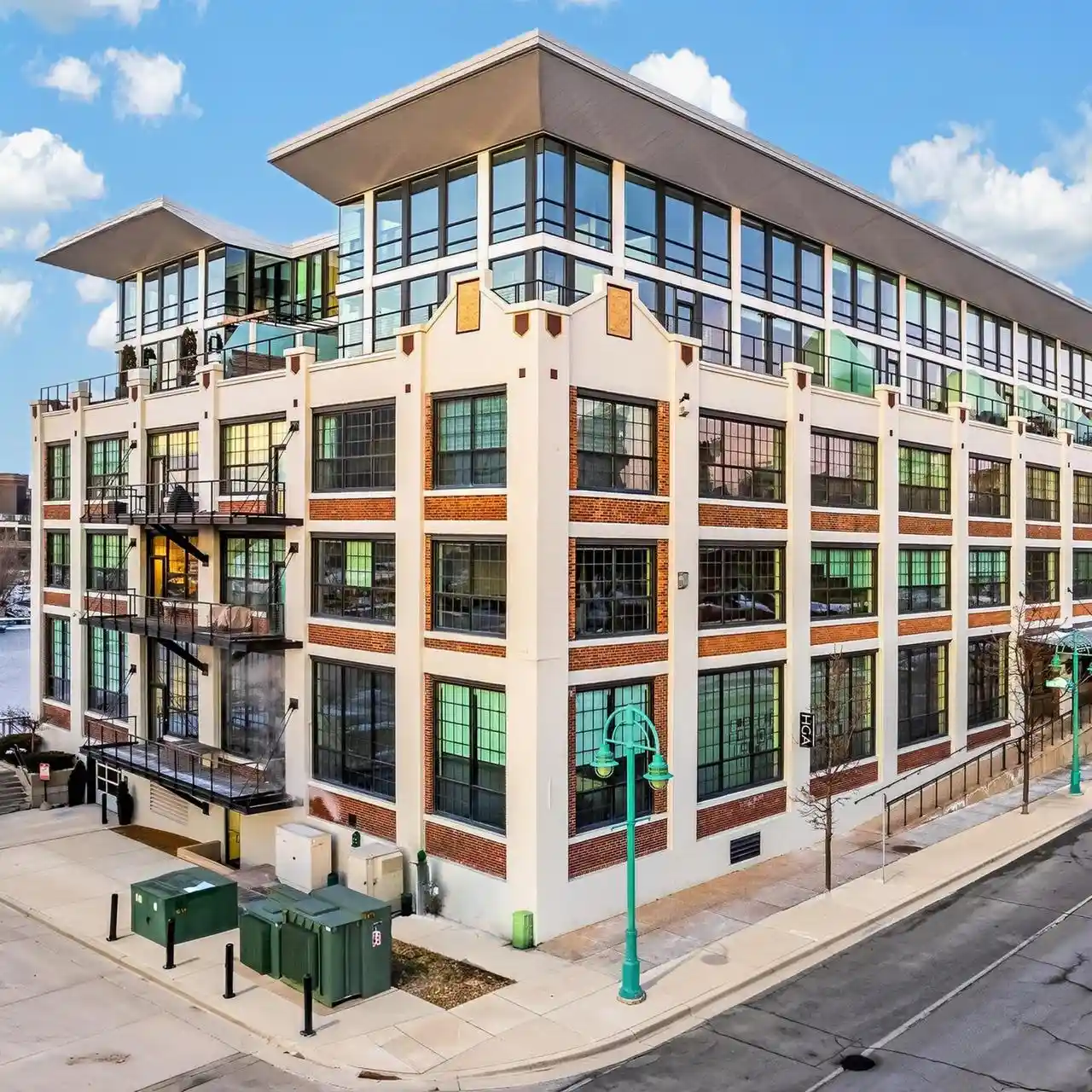 311-e-erie-street-street-224-milwaukee-wi-53202/hzid_b9fbad24