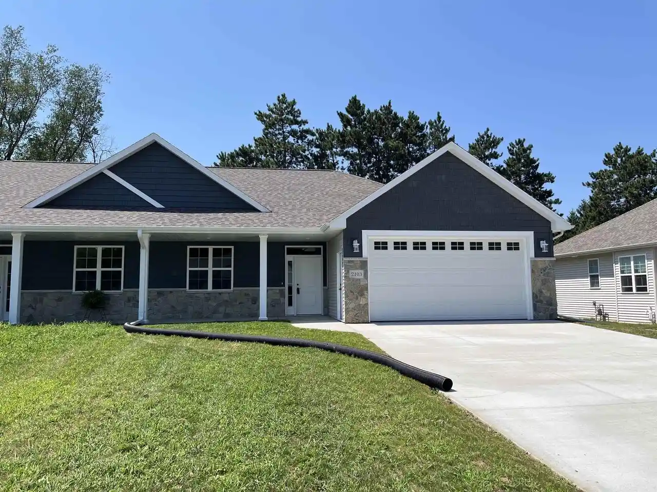2103-abbey-rd-new-london-wi-54961/hzid_4e170595