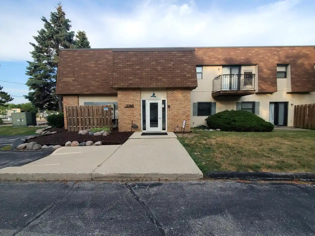 12765-w-hampton-avenue-avenue-214-butler-wi-53007/hzid_f9e860f2