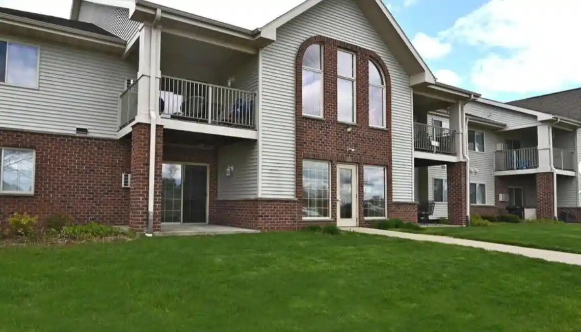 w1060-marietta-avenue-avenue-114-ixonia-wi-53036/hzid_580d3005