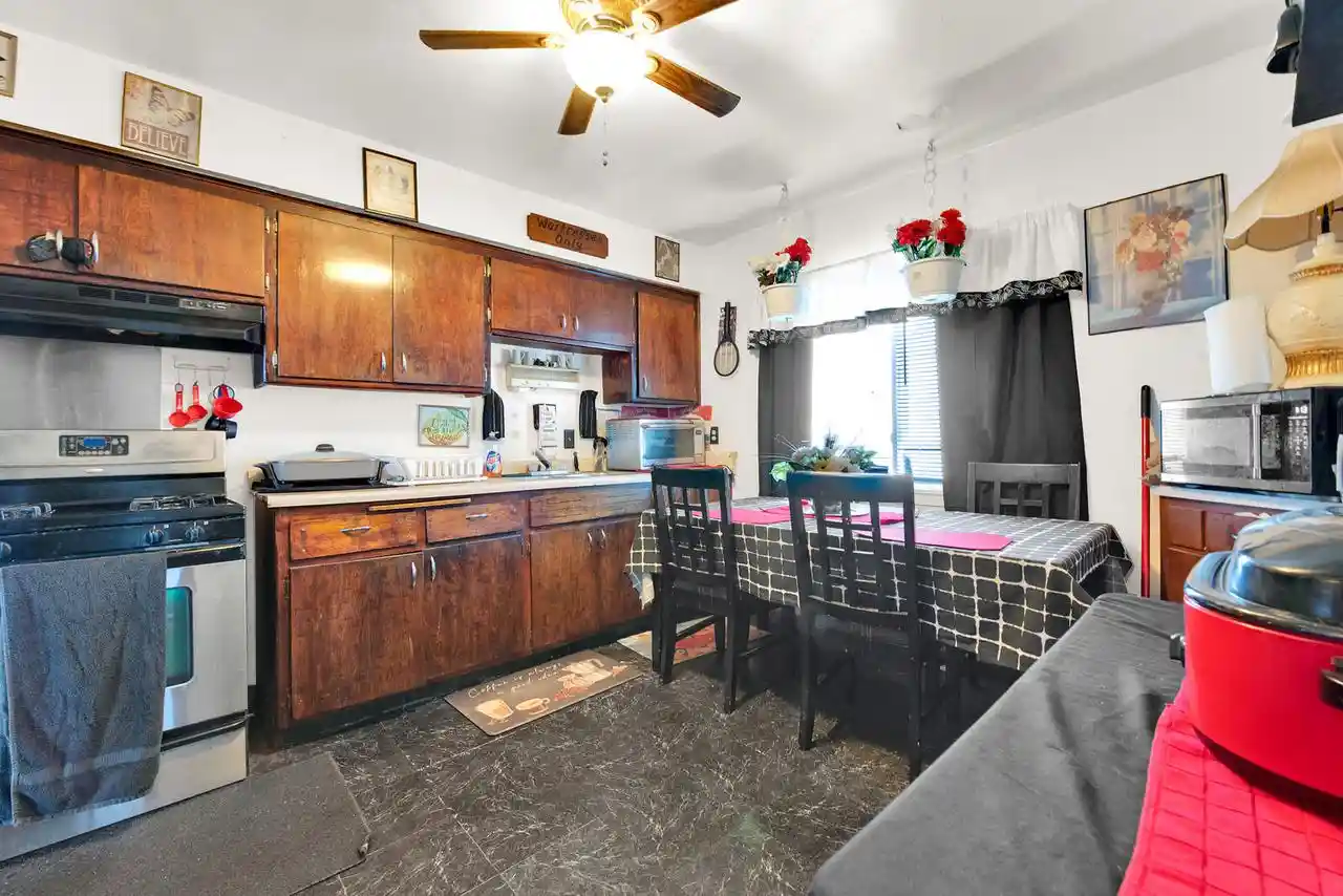 5742-n-99th-street-street-5744-milwaukee-wi-53225/hzid_97a84ecd