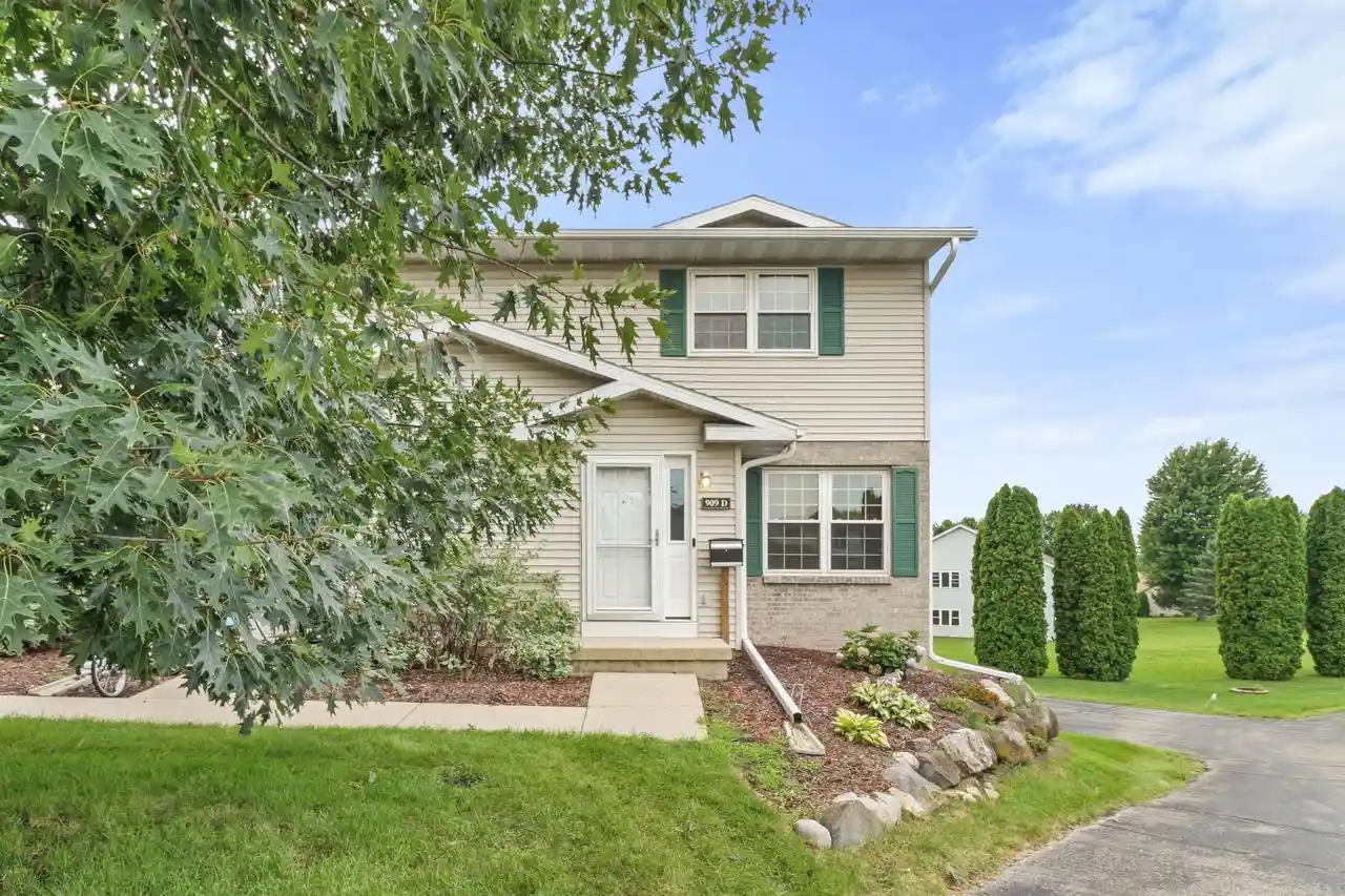 909-n-clover-lane-lane-d-cottage-grove-wi-53527/hzid_f657942f