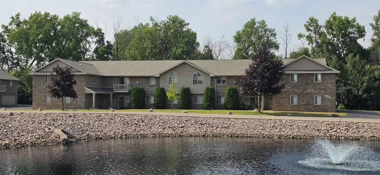 3325-n-casaloma-dr-dr-40-appleton-wi-54913/hzid_bde16f62