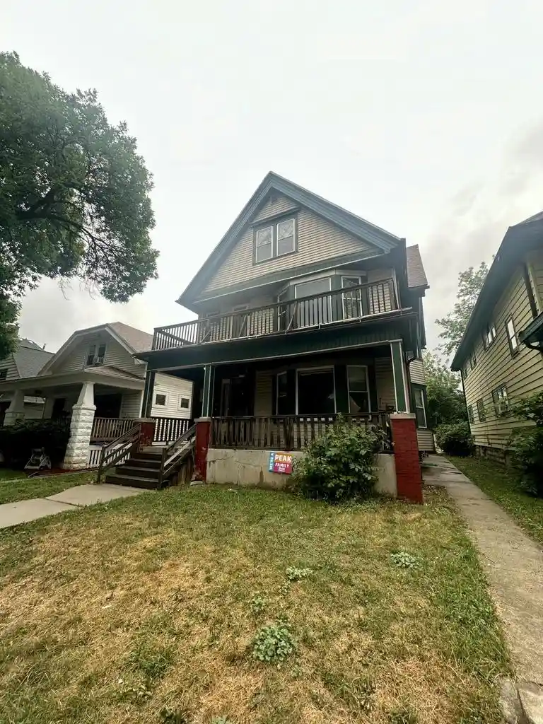 3754-w-roberts-street-street-3756-milwaukee-wi-53208/hzid_8787cb68