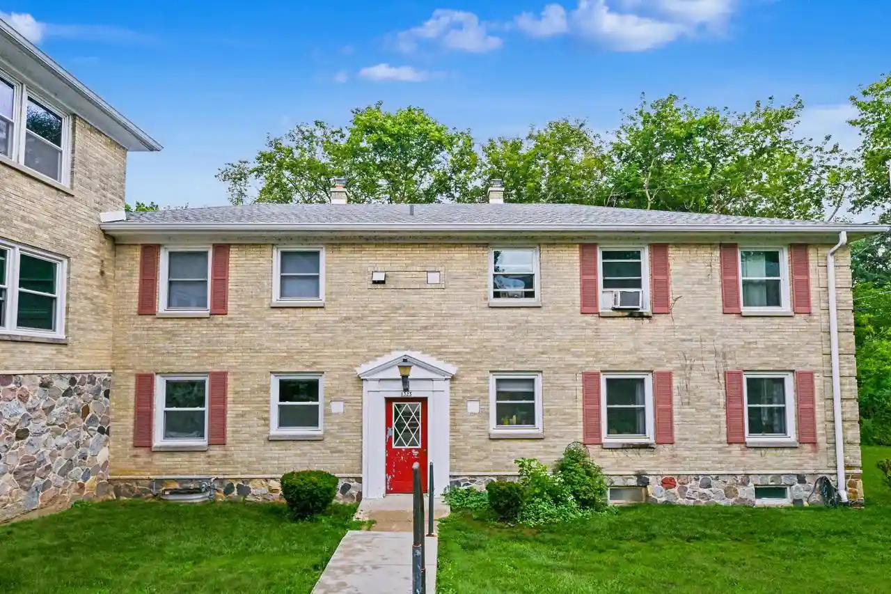 1323-e-randolph-court-court-b-milwaukee-wi-53212/hzid_de6537b8