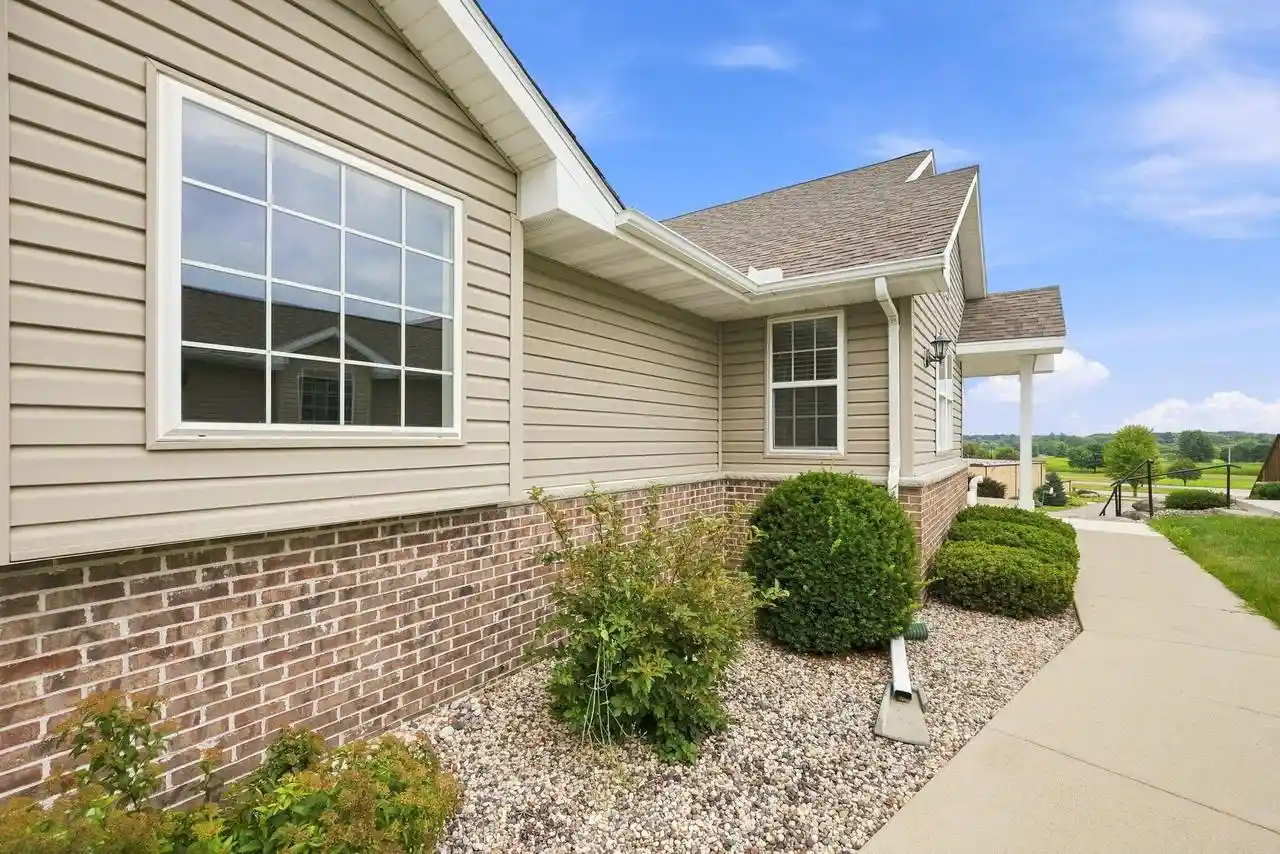 118-summit-court-court-2601-columbus-wi-53925/hzid_7f28316f