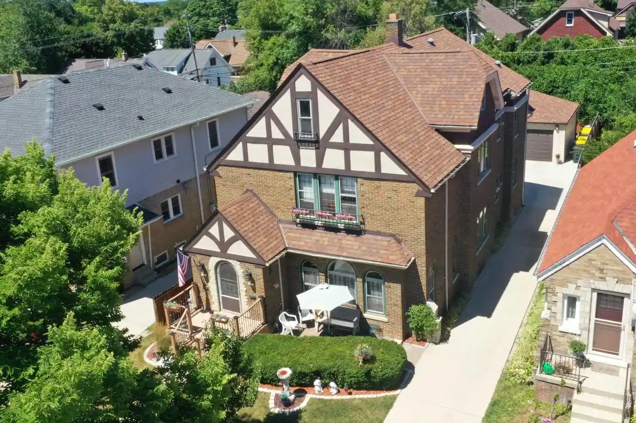 1620-e-olive-street-street-1622-shorewood-wi-53211/hzid_f55a4f81