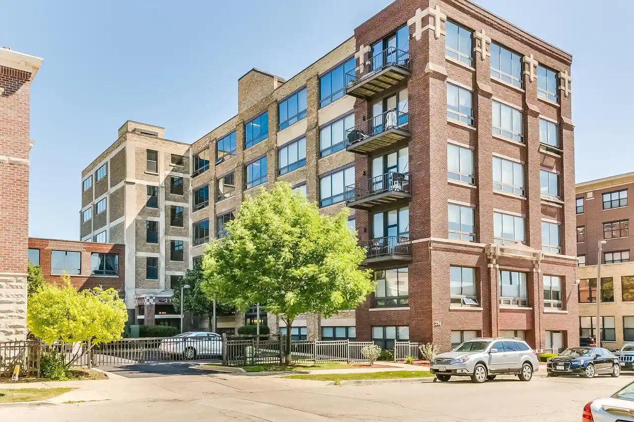 234-e-reservoir-avenue-avenue-607-milwaukee-wi-53212/hzid_751b7b5d