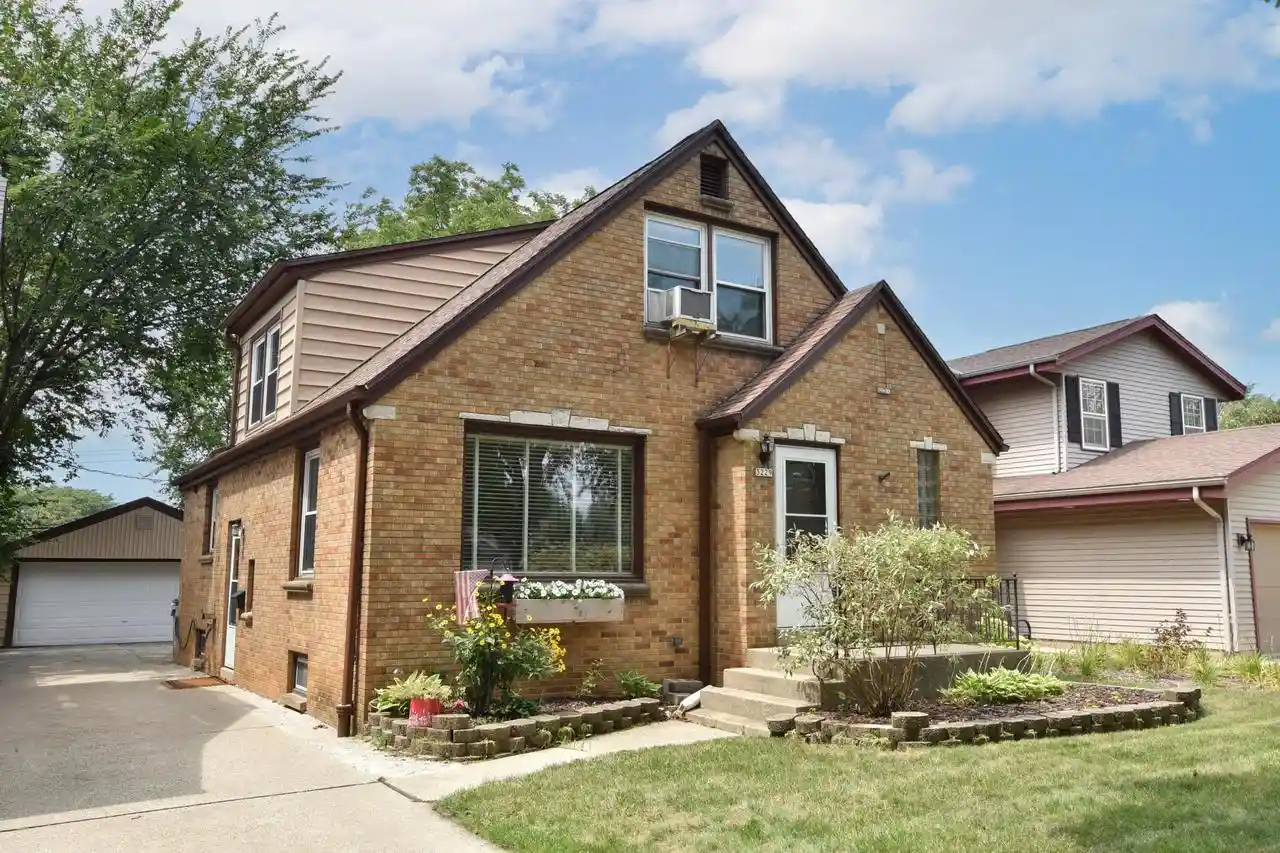 3229-s-56th-street-street-3229a-milwaukee-wi-53219/hzid_783f999e