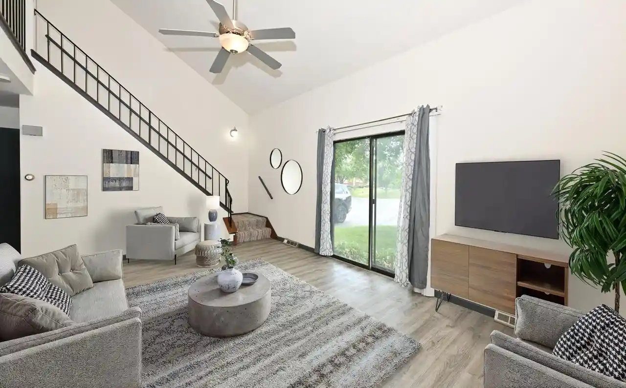 4085-w-college-avenue-avenue-4085-milwaukee-wi-53221/hzid_e2878367