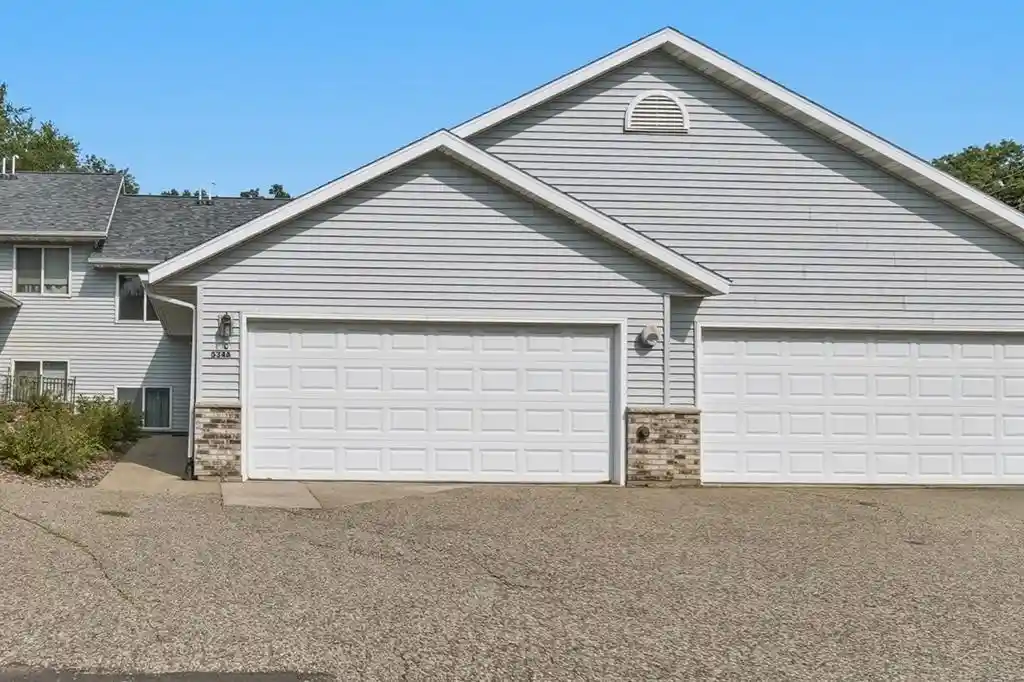 5348-prill-road-road-c-eau-claire-wi-54729/hzid_9f6bb3de