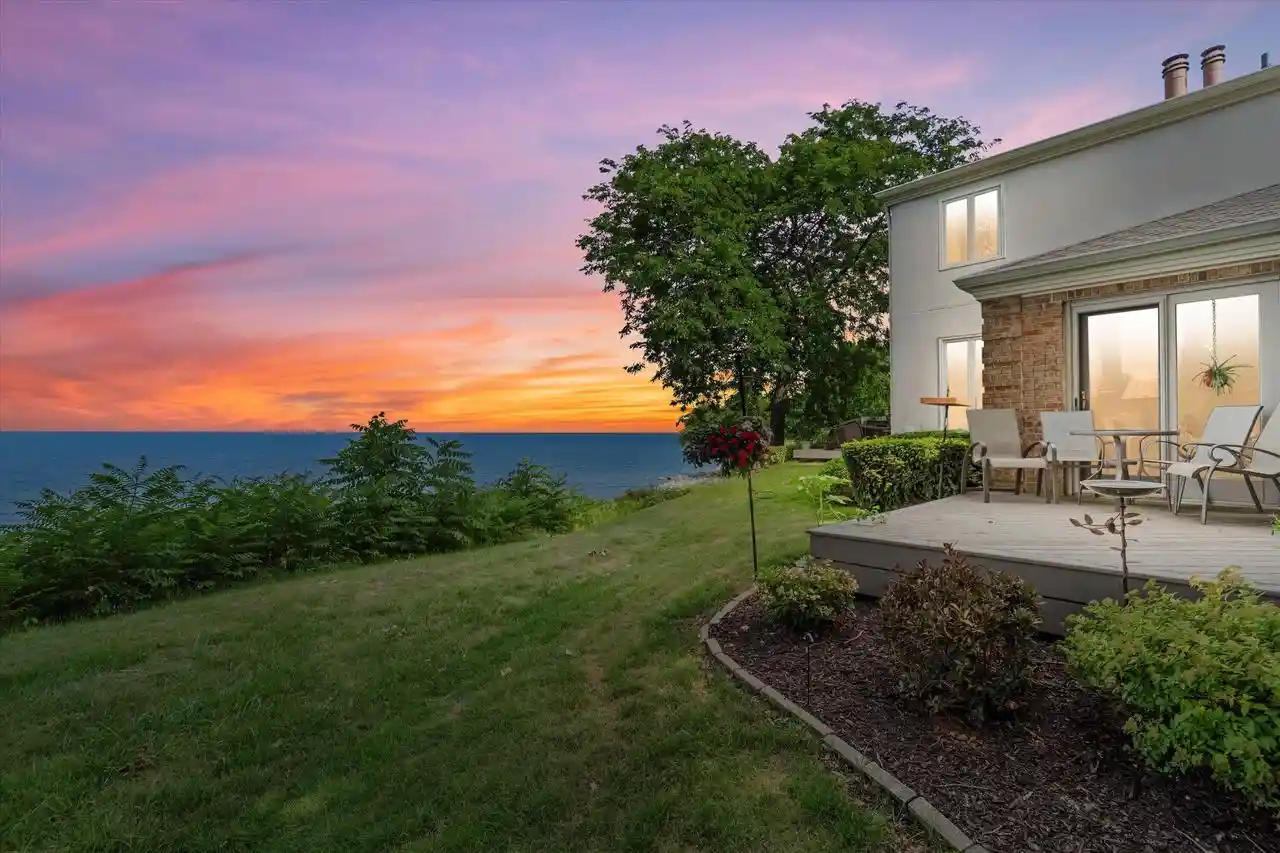 700-waters-edge-road-road-5-racine-wi-53402/hzid_61ec3d8b
