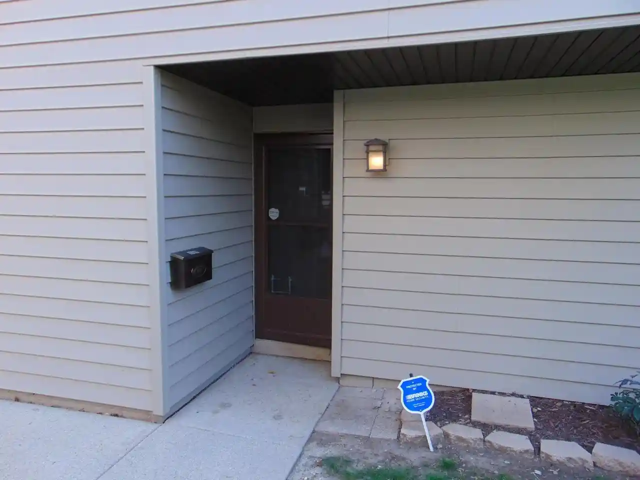 8933-n-70th-street-street-8933-milwaukee-wi-53223/hzid_ac066243