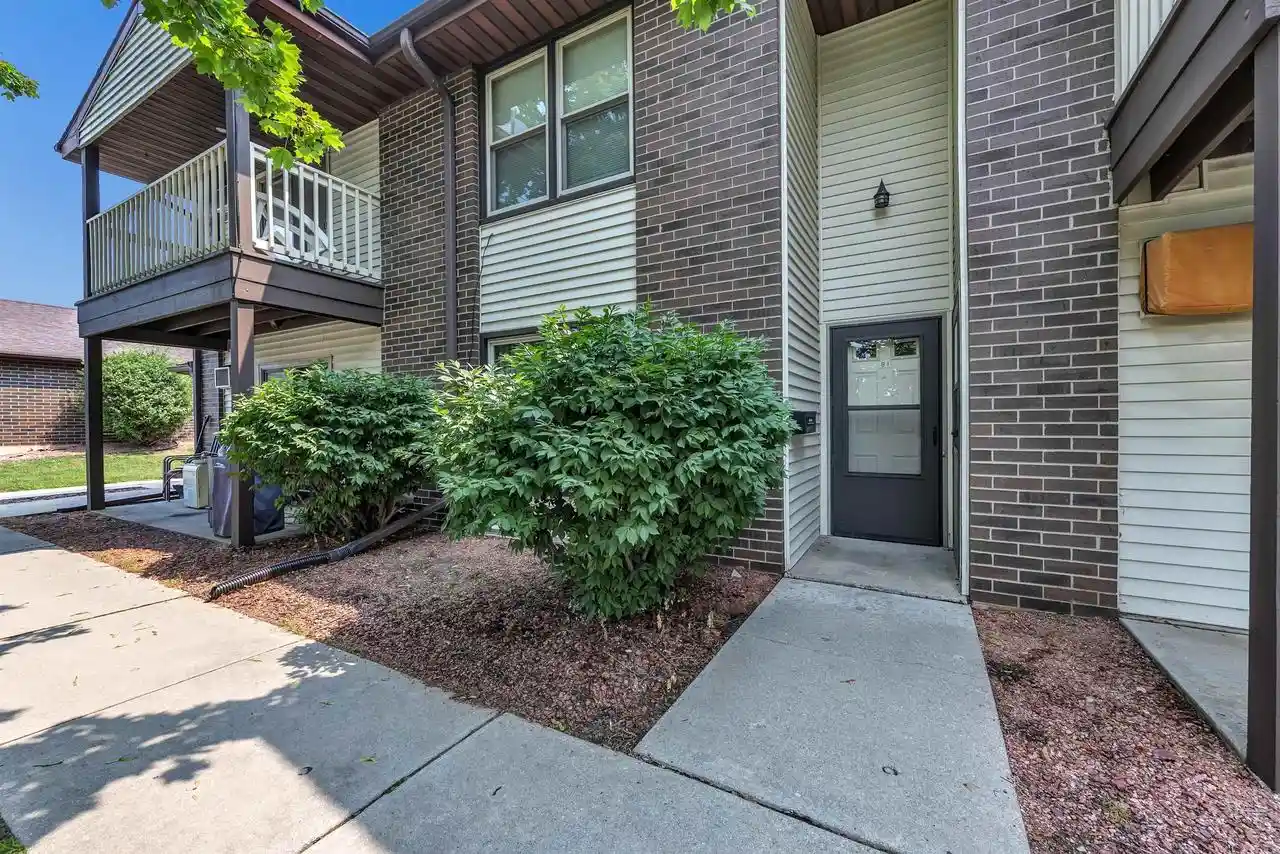 1045-marvelle-lane-lane-green-bay-wi-54304/hzid_4492cbf3