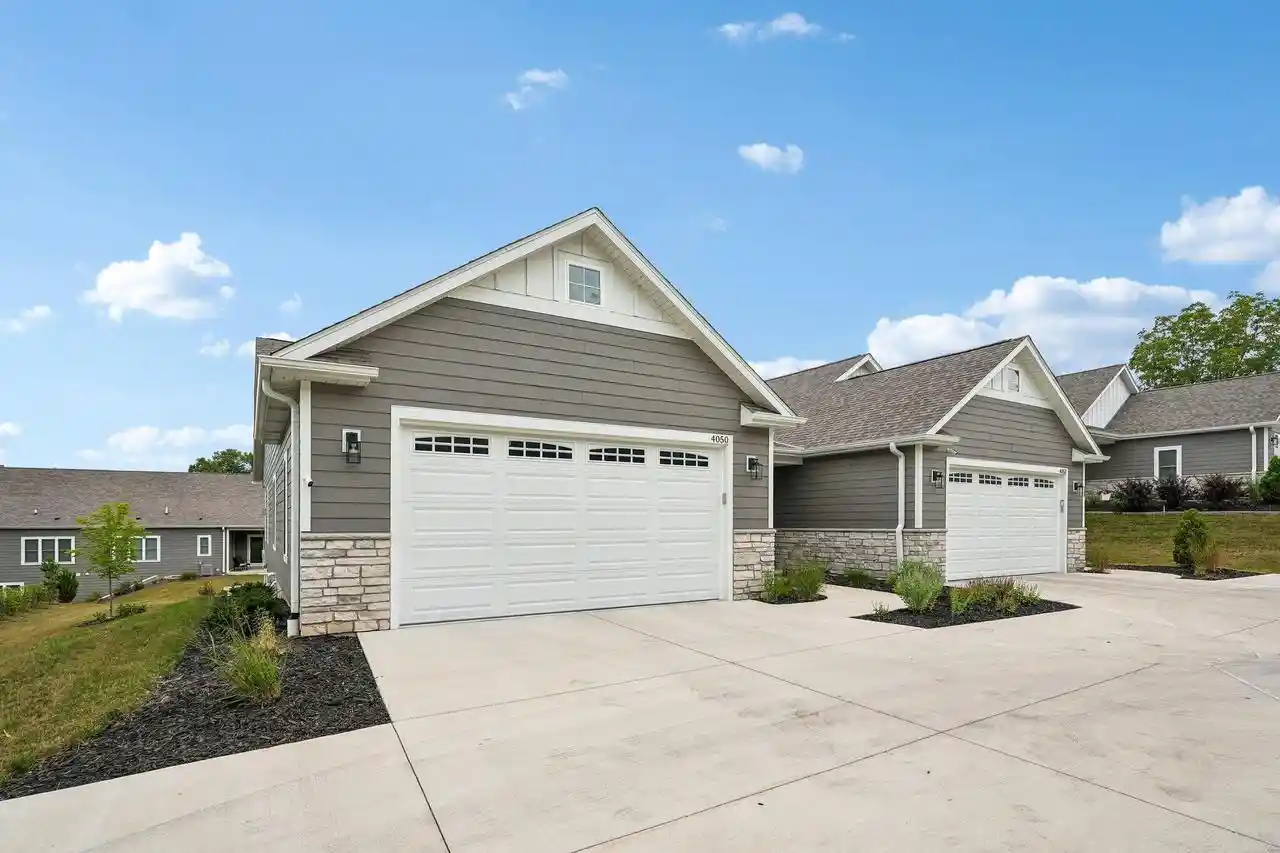 4050-s-124th-street-street-201-greenfield-wi-53228/hzid_9f778d90