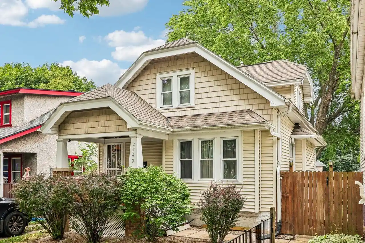2542-n-53rd-street-2542a-milwaukee-wi-53210/hzid_5c1561a5