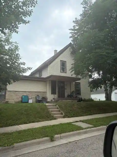 117-e-walters-street-street-119-port-washington-wi-53074/hzid_4c3fbabb