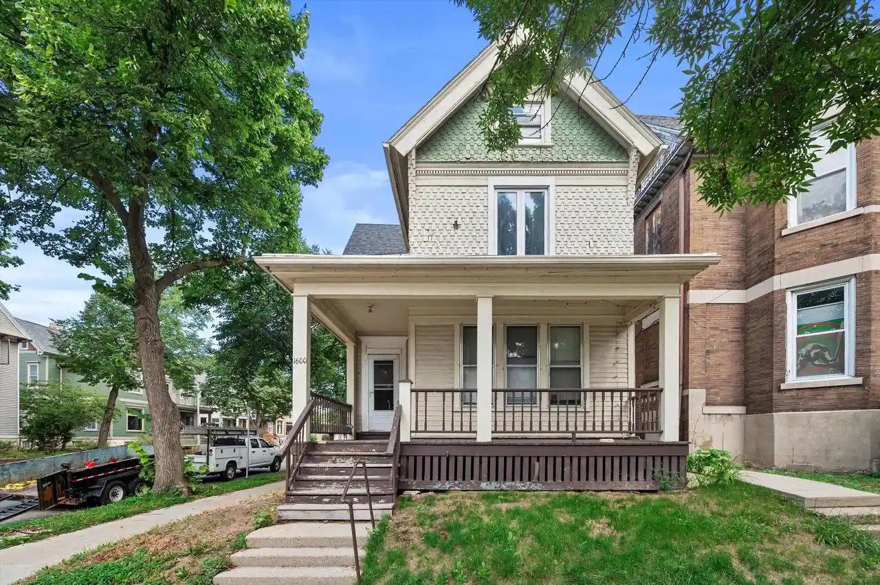 1600-e-kane-pl-pl-1602-milwaukee-wi-53202/hzid_326c7a63