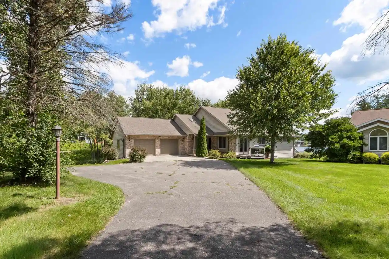 s7652-lucille-lane-lane-1-merrimac-wi-53561/hzid_872280f6