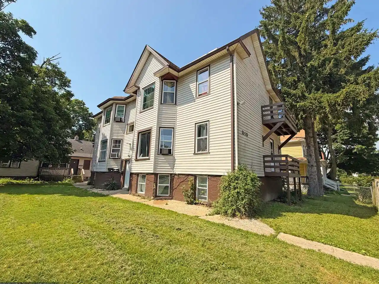 1533-winslow-street-street-1535-racine-wi-53404/hzid_51239898