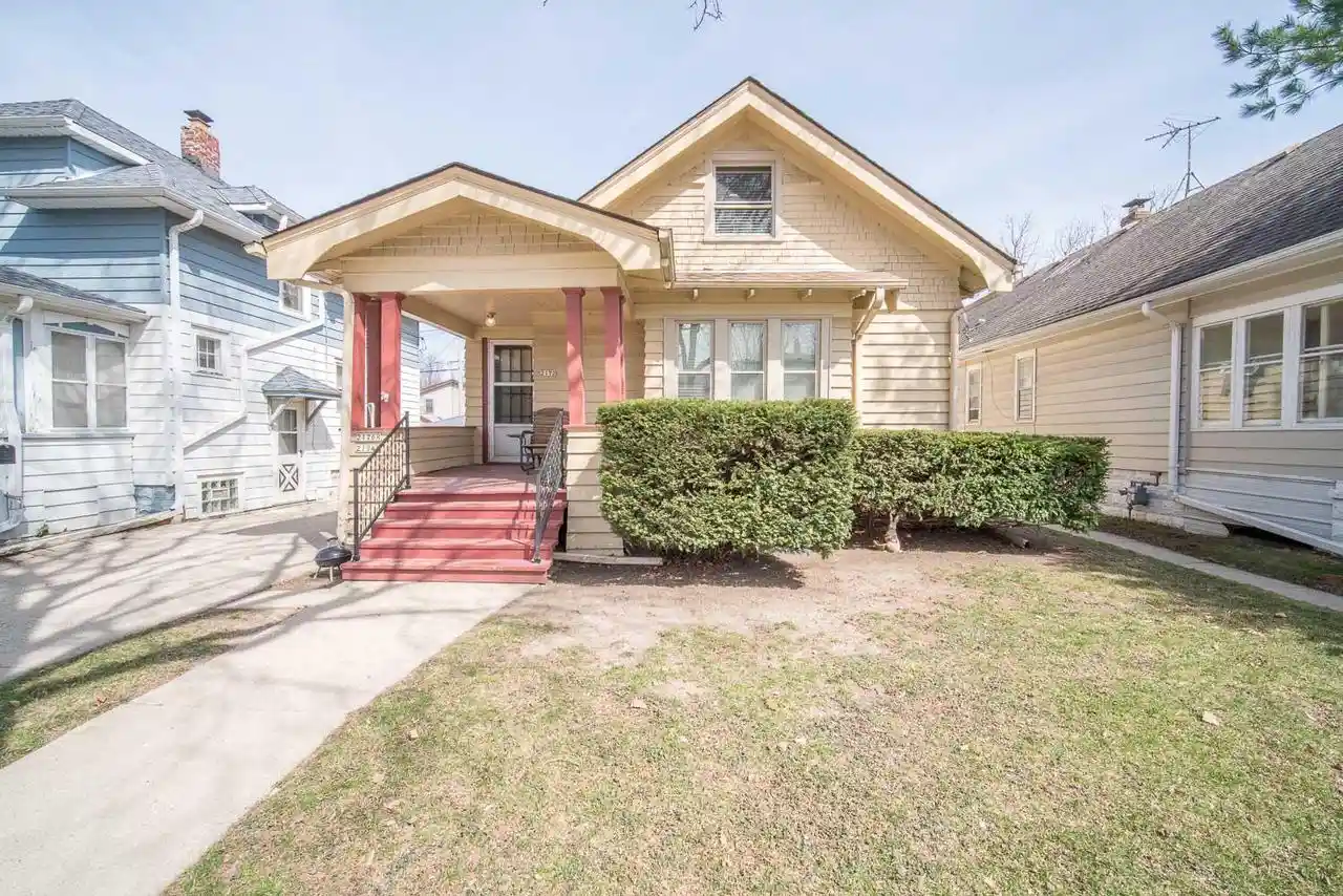 2172-s-84th-street-street-2174r-2176r-west-allis-wi-53227/hzid_84a3e829