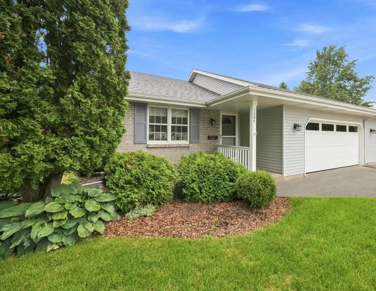 1304-nantucket-dr-dr-a-janesville-wi-53546/hzid_ad6e779d