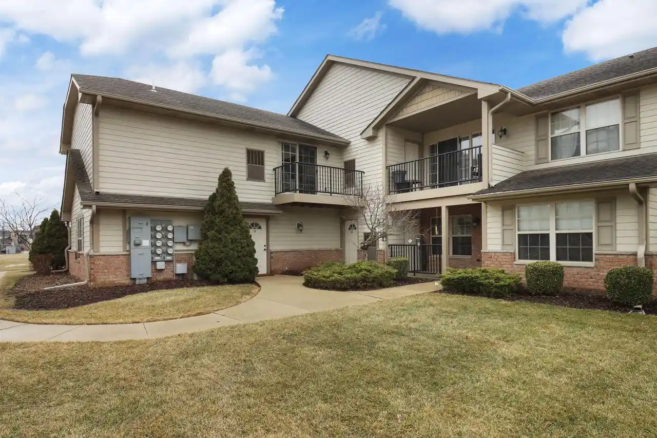 1507-24th-avenue-avenue-20-kenosha-wi-53140/hzid_59d9bd62