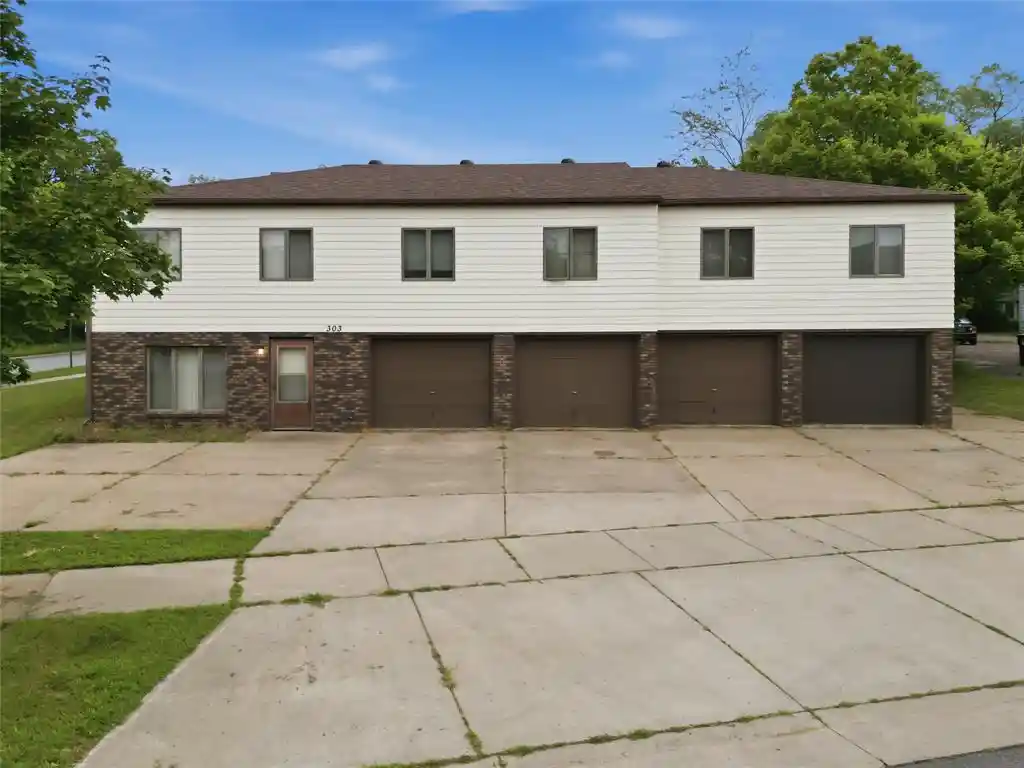 303-talmadge-street-street-1-4-eau-claire-wi-54701/hzid_6c02342e