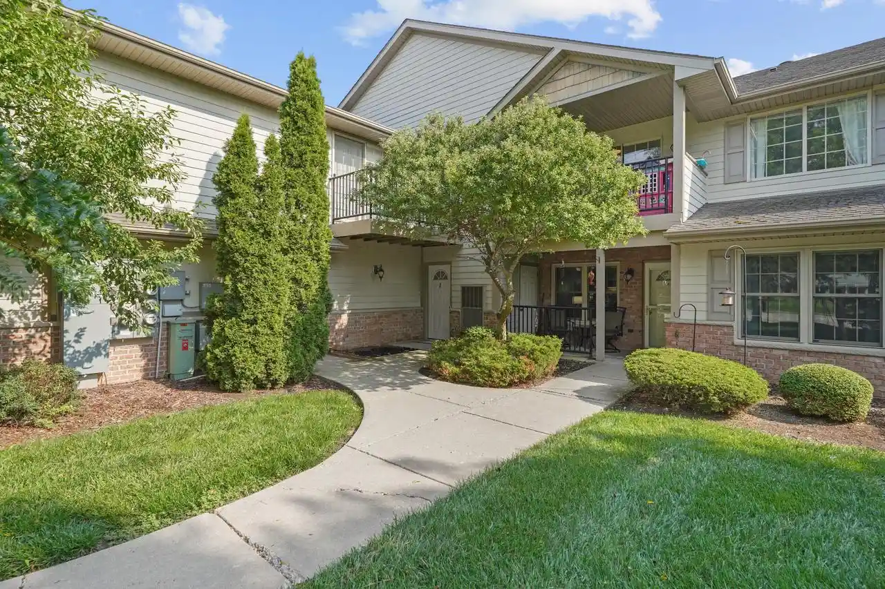 1503-24th-avenue-avenue-5-kenosha-wi-53140/hzid_e0b7a06a