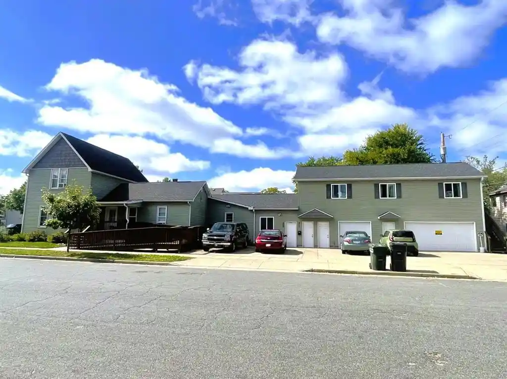902-water-street-street-1-3-eau-claire-wi-54703/hzid_bd975a71