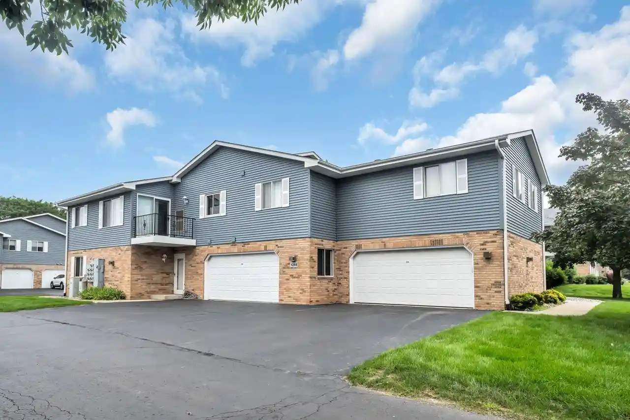1255-n-sunnyslope-dr-dr-104-mount-pleasant-wi-53406/hzid_8b7d5a6a